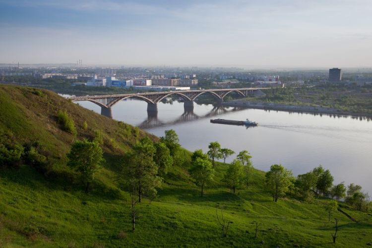 Вид на с Окского съезда на Молитовский мост и нижнюю часть города